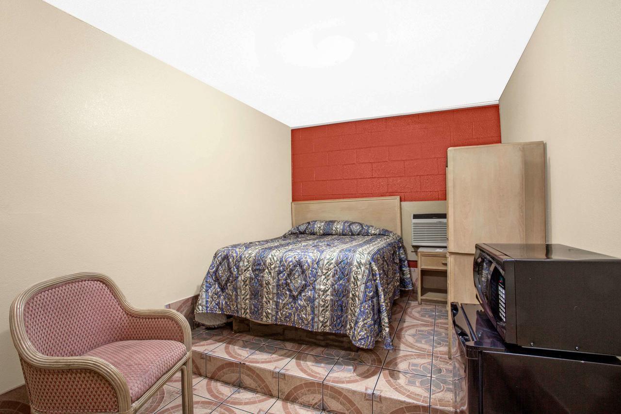 Knights Inn Wildersville Εξωτερικό φωτογραφία