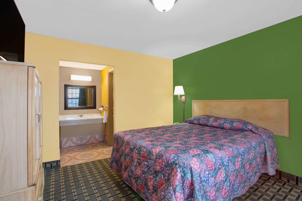 Knights Inn Wildersville Εξωτερικό φωτογραφία